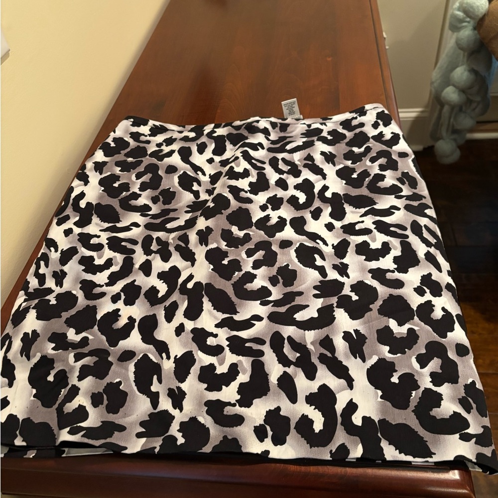 Cache leopard skirt size 12